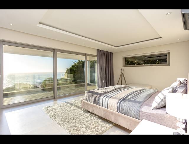 8 BEDROOM HOUSE FOR SALE IN LLANDUDNO